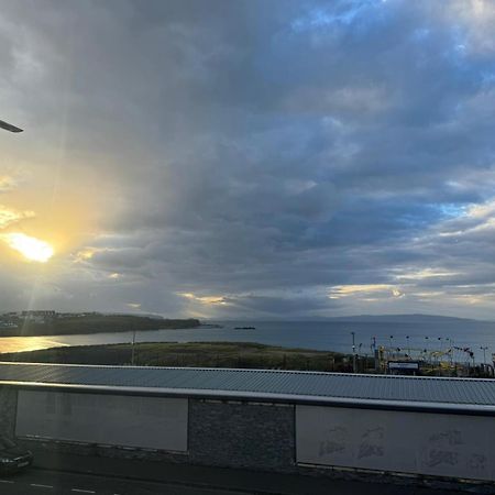 Modern Apartment With Sea Views Portrush Extérieur photo