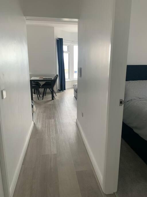 Modern Apartment With Sea Views Portrush Extérieur photo