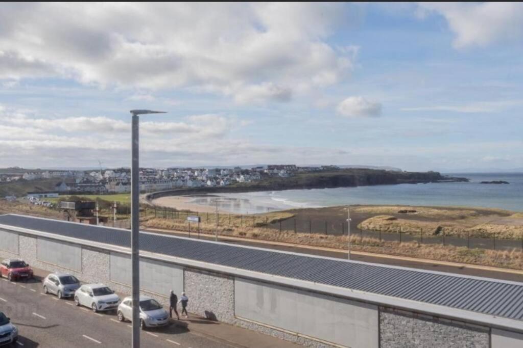 Modern Apartment With Sea Views Portrush Extérieur photo
