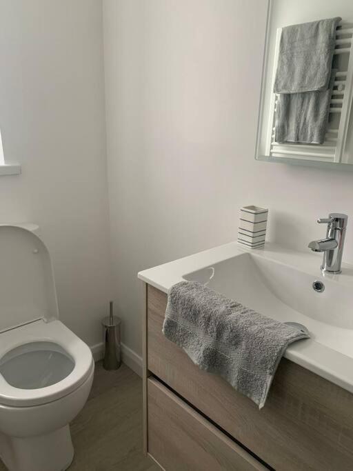 Modern Apartment With Sea Views Portrush Extérieur photo