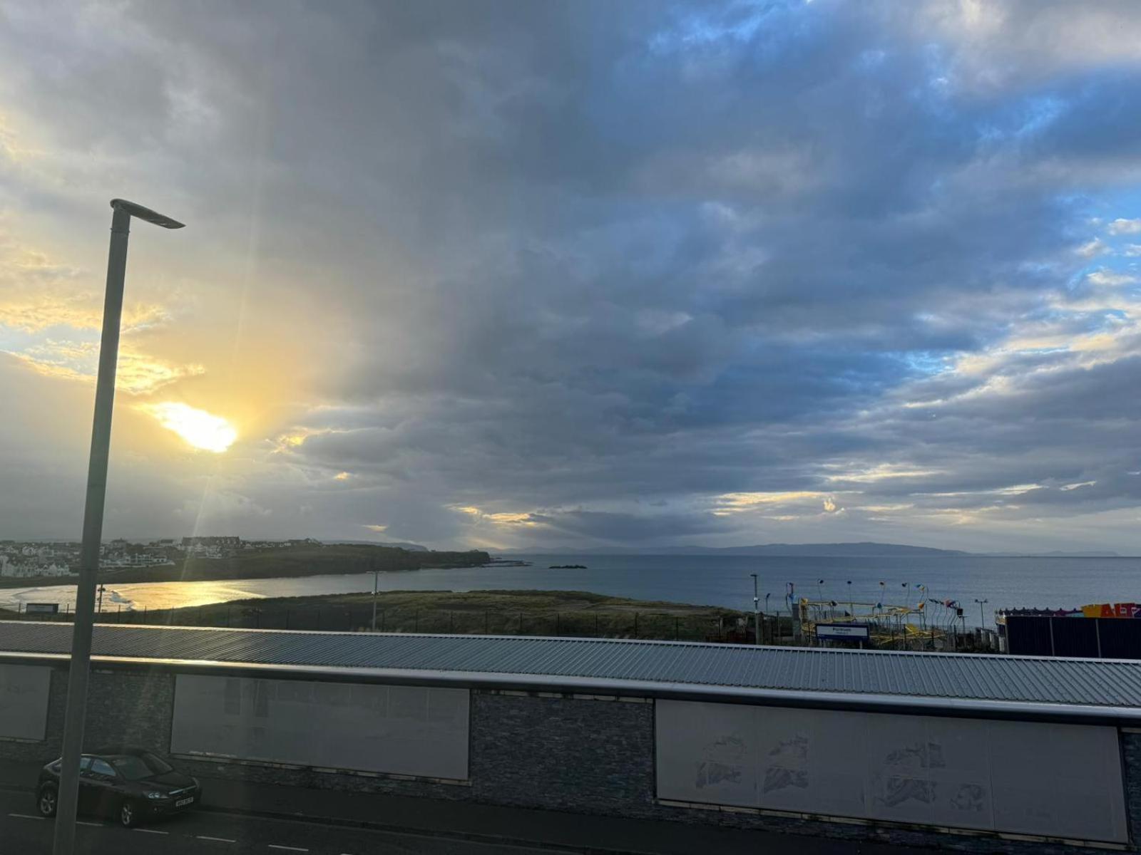 Modern Apartment With Sea Views Portrush Extérieur photo