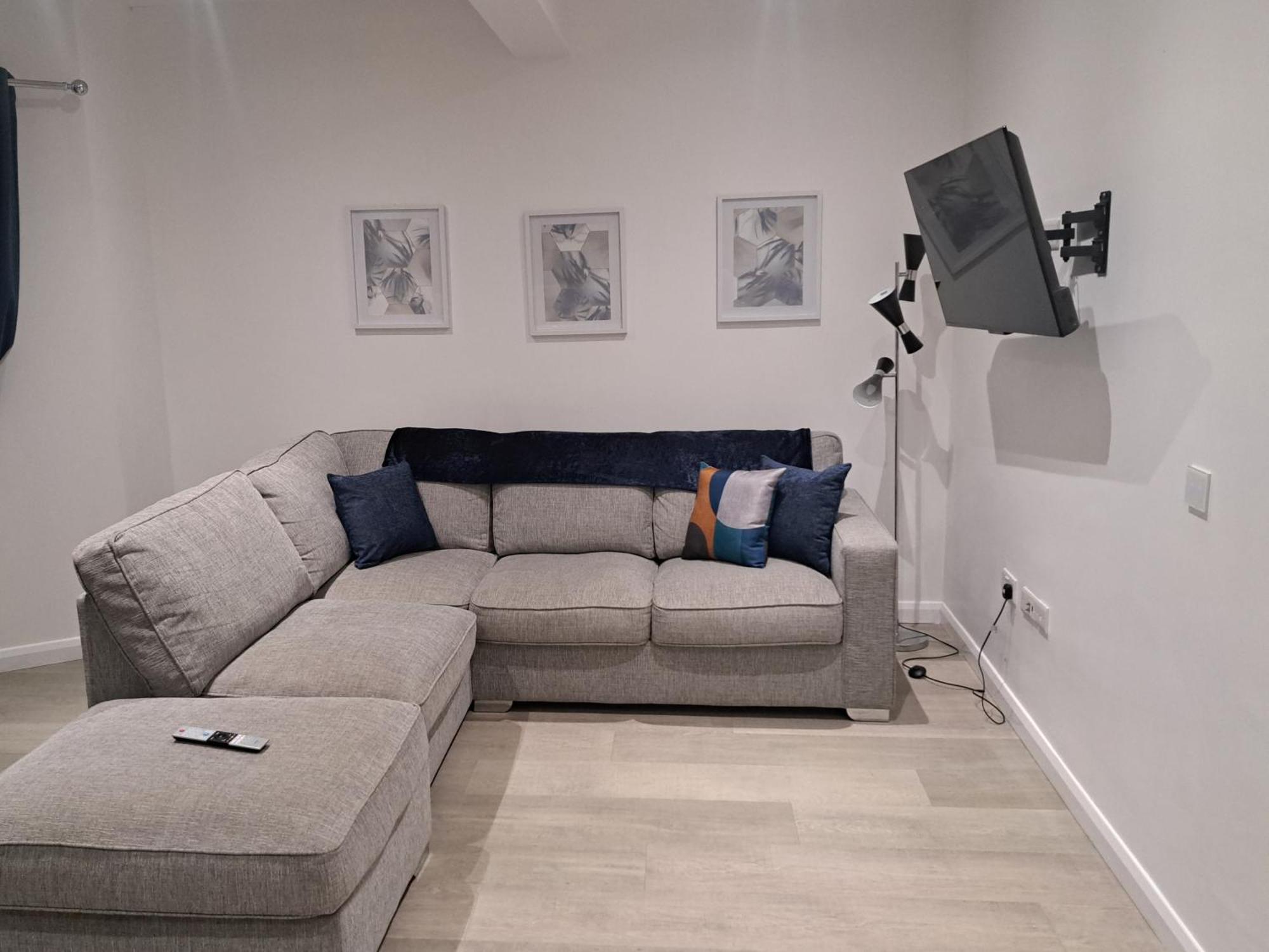 Modern Apartment With Sea Views Portrush Extérieur photo